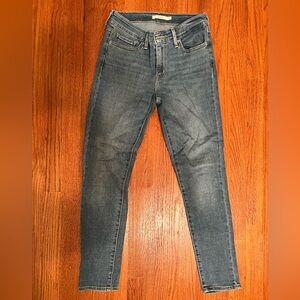 Levi’s 711 skinny jeans